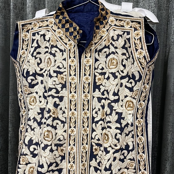 Karishma Kapoor Georgette Stitched Kurta In Blue Colour - Picture 4 of 16